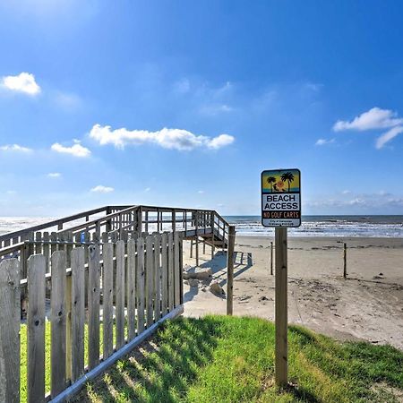 Beachfront Galveston Getaway With Deck And Views! Villa Exterior photo