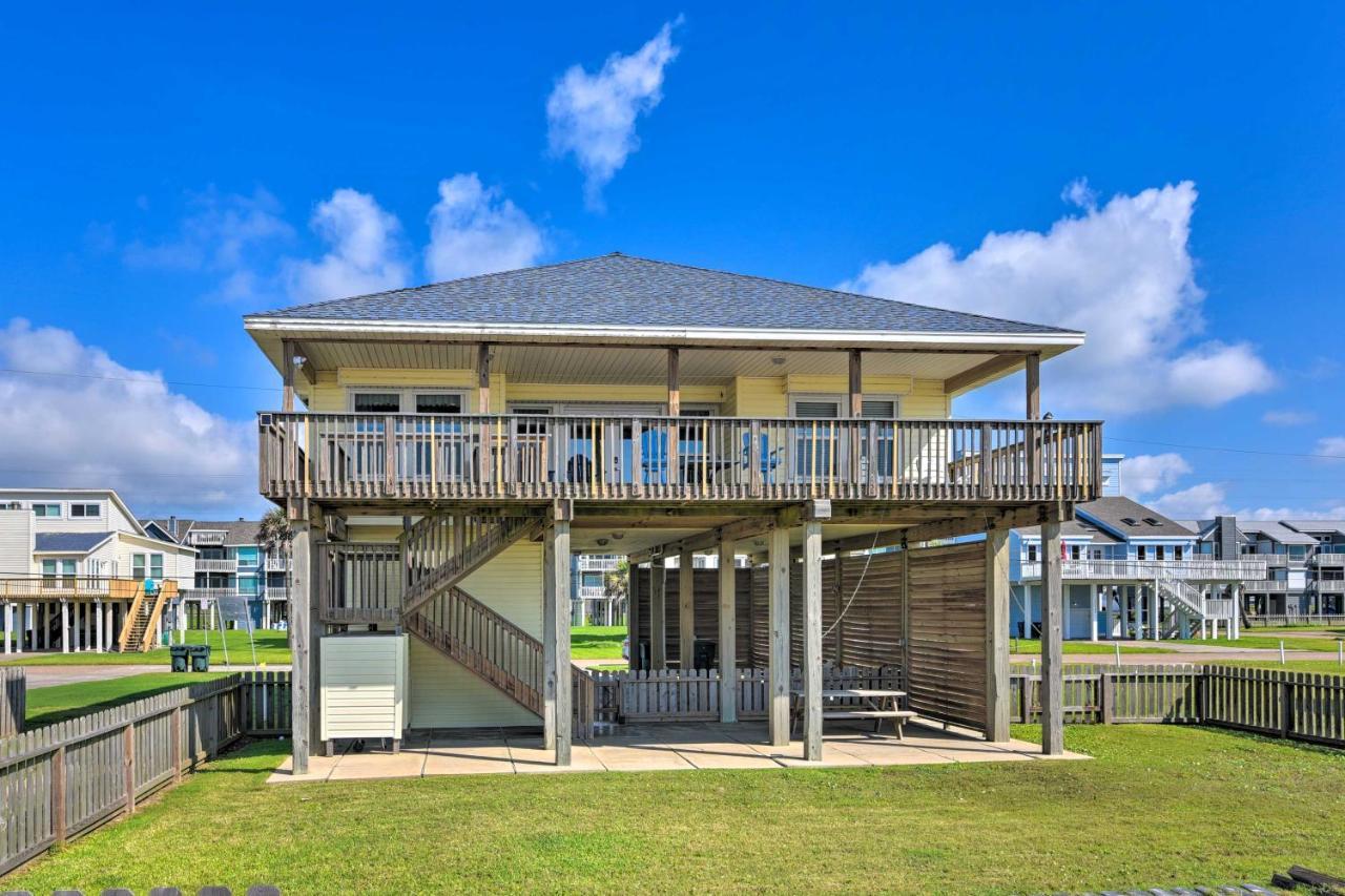 Beachfront Galveston Getaway With Deck And Views! Villa Exterior photo