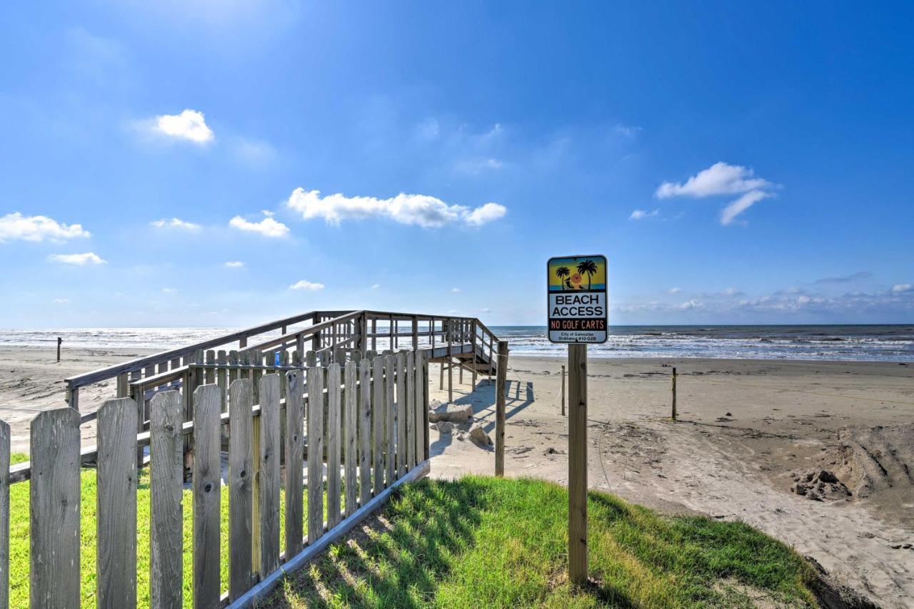 Beachfront Galveston Getaway With Deck And Views! Villa Exterior photo